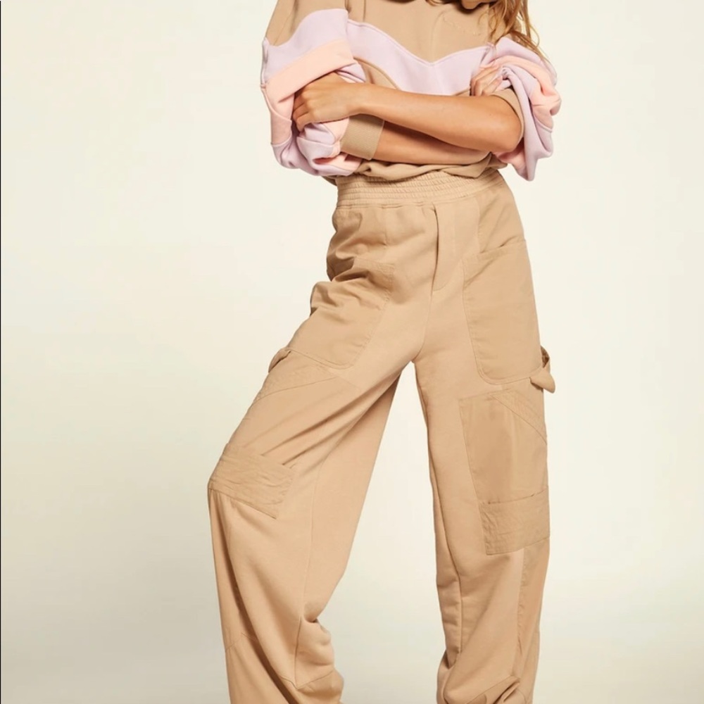 MVP WARDROBE
COTTON CANDY SWEATSHIRT/PANTS set